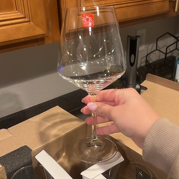 NWT - Italian wine glasses - set of 4 - Picture 3 of 4